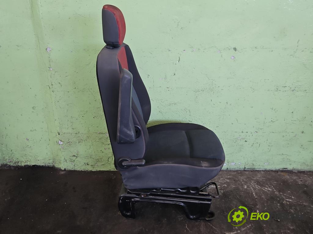 Renault Master III 2010-2019 2.3 dci 101 HP manual 74 kW 2299 cm3 5- Sedačka ľavý  (Sedadlo)