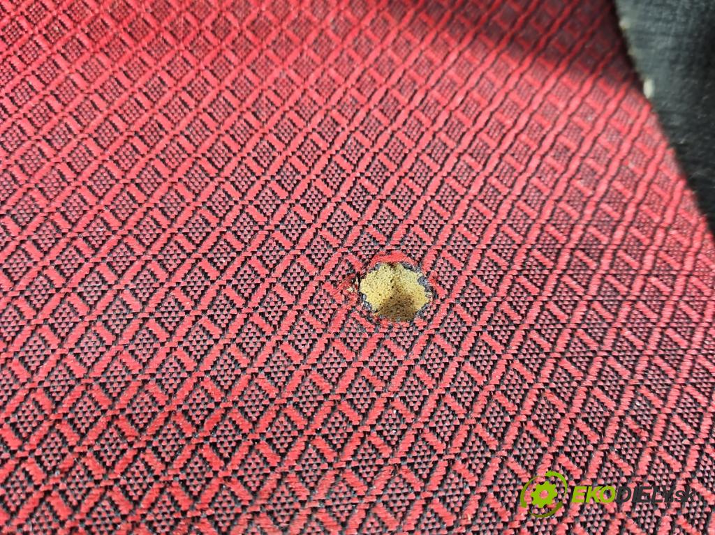 Fiat Seicento 1.1 54 HP manual 40 kW 1108 cm3 3- Sedačka ľavý  (Sedačka, sedadlo)