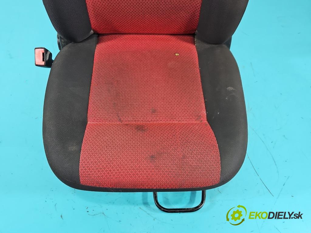Fiat Seicento 1.1 54 HP manual 40 kW 1108 cm3 3- Sedačka ľavý  (Sedačka, sedadlo)