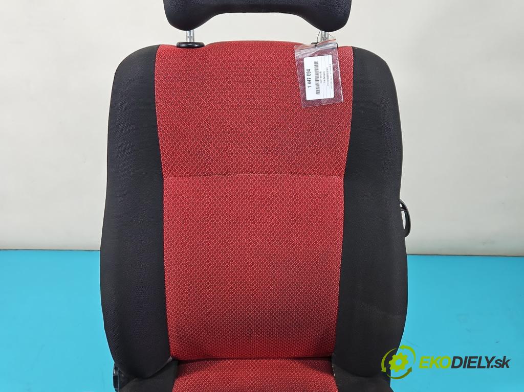 Fiat Seicento 1.1 54 HP manual 40 kW 1108 cm3 3- Sedačka ľavý  (Sedačka, sedadlo)