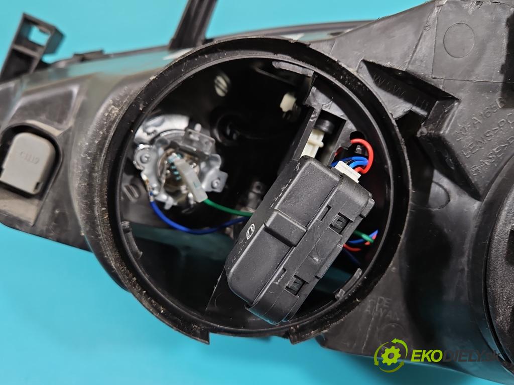 Peugeot 307 2.0 hdi 90 HP manual 66 kW 1997 cm3 5- Reflektor: pravý  (Svetlo predné pravé)