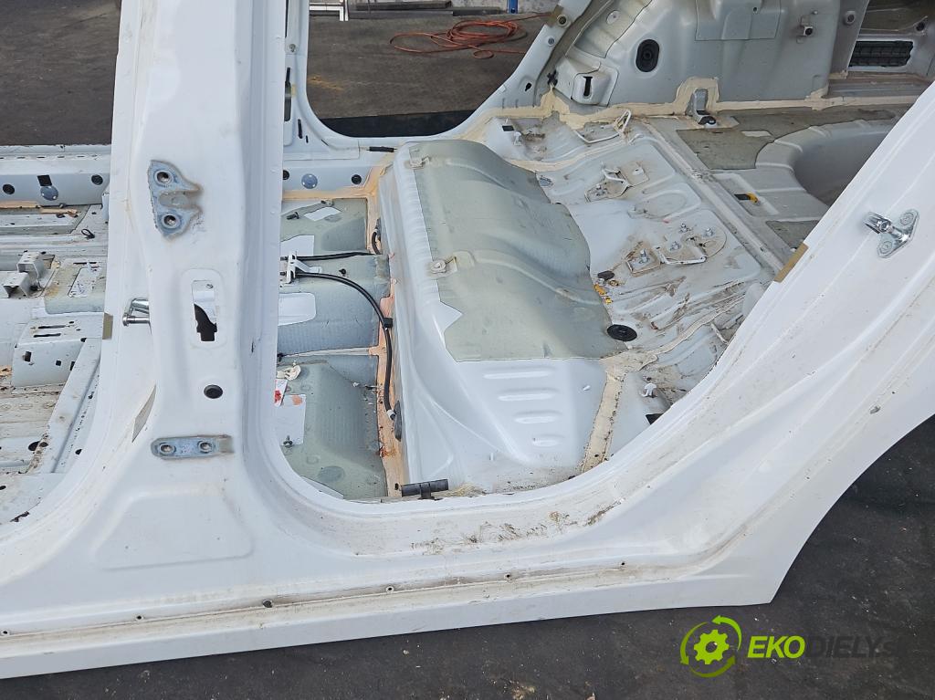 Chevrolet Cruze 1.6 16V 124 hp manual 91 kW 1598 cm3 4- práh levý  (Ostatní)