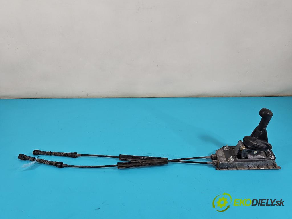 Skoda Fabia II 2007-2014 1.2 12V 69KM manual 51 kW 1198 cm3 5- Páka: Změny: stupeň,rýchlosť 6Q0711049CG (Rýchlostná páka (kulisa))