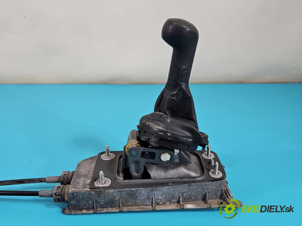 Skoda Fabia II 2007-2014 1.2 12V 69KM manual 51 kW 1198 cm3 5- Páka: Změny: stupeň,rýchlosť 6Q0711049CG (Rýchlostná páka (kulisa))