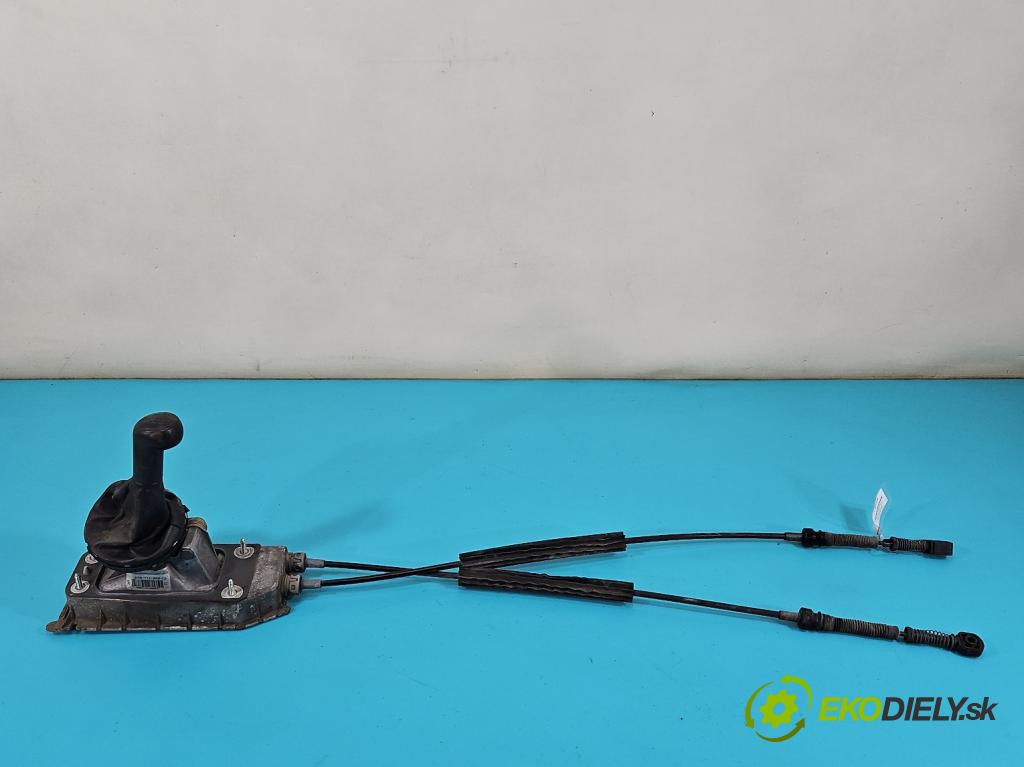 Skoda Fabia II 2007-2014 1.2 12V 69KM manual 51 kW 1198 cm3 5- Páka: Změny: stupeň,rýchlosť 6Q0711049CG (Rýchlostná páka (kulisa))