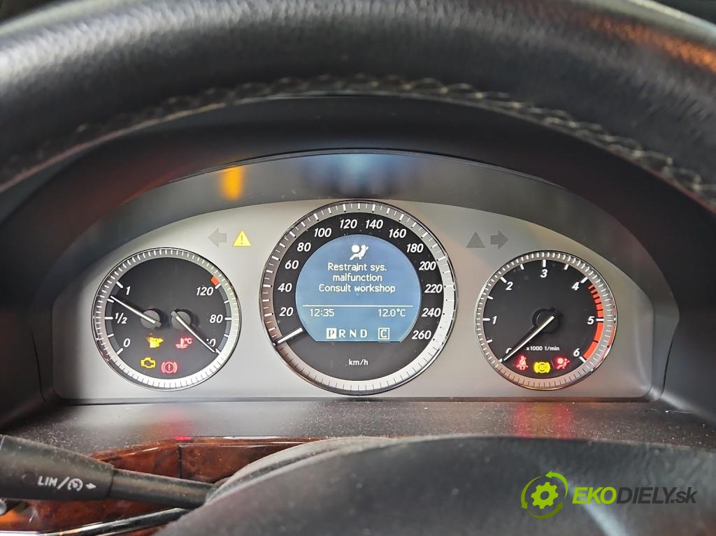 Mercedes GLK X204 2008-2015 2,2.0 CDI 170 HP automatic 125 kW 2143 cm3 5- prístrojovka/ budíky A2049004500 (Prístrojová doska, displej)