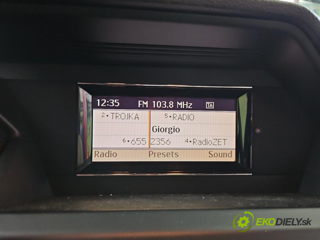 Mercedes GLK X204 2008-2015 2,2.0 CDI 170 HP automatic 125 kW 2143 cm3 5- Zobrazit: A2048202697 (Prístrojová doska, displej)