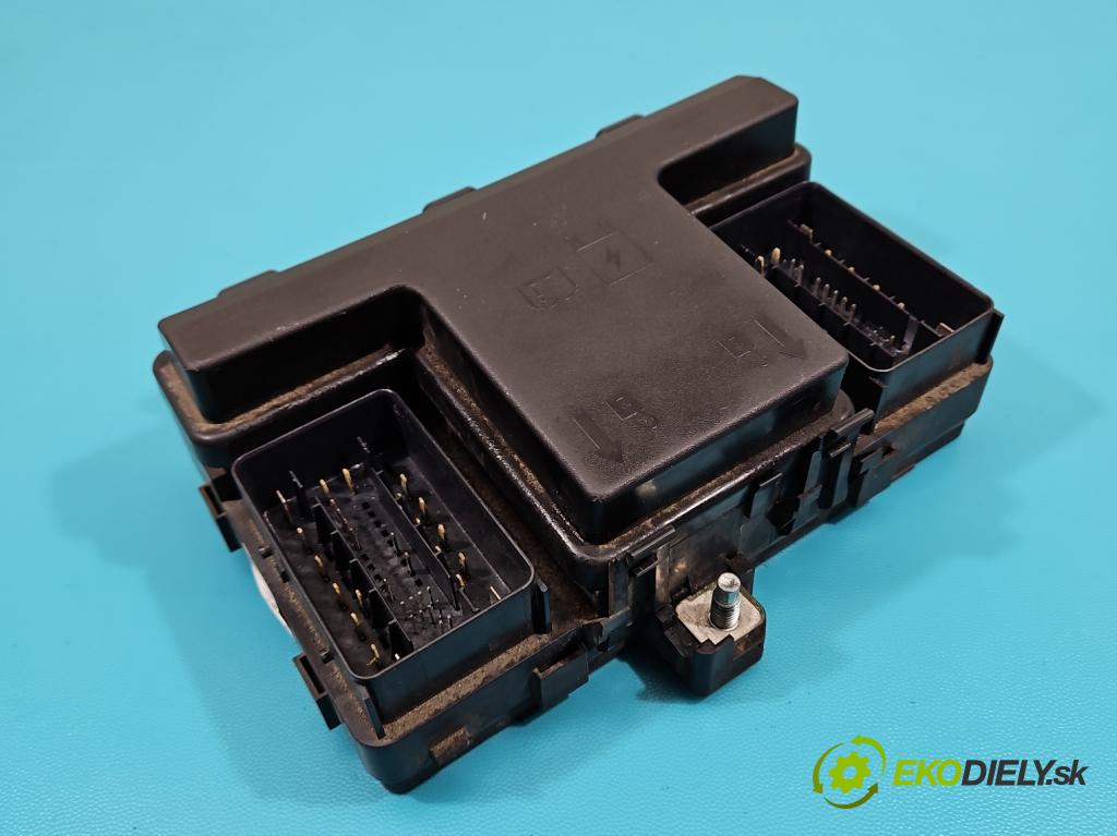 Ford Mondeo Mk5 2014-2022 2.0 tdci 179KM automatic 132 kW 1999 cm3 5- skříňka pojistková FG9T14A067EB (Pojistkové skříňky)