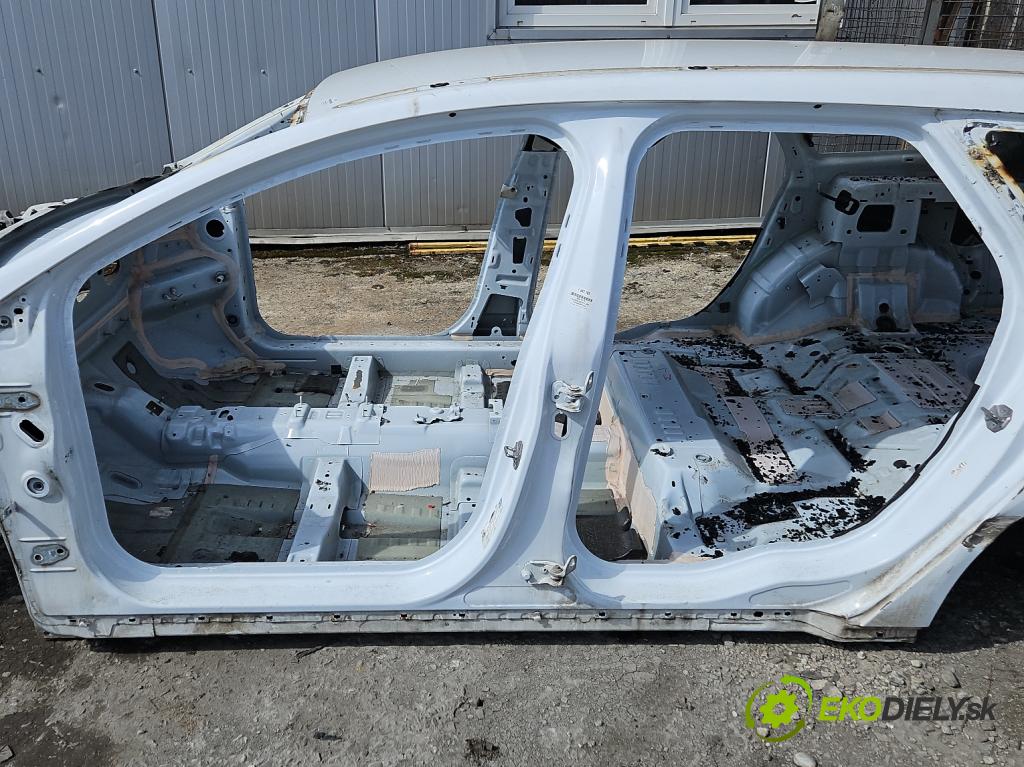 Ford Mondeo Mk5 2014-2022 2.0 tdci 179KM automatic 132 kW 1999 cm3 5- práh levý  (Ostatní)