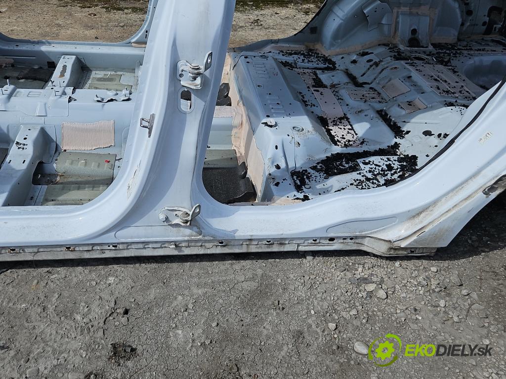 Ford Mondeo Mk5 2014-2022 2.0 tdci 179KM automatic 132 kW 1999 cm3 5- práh levý  (Ostatní)