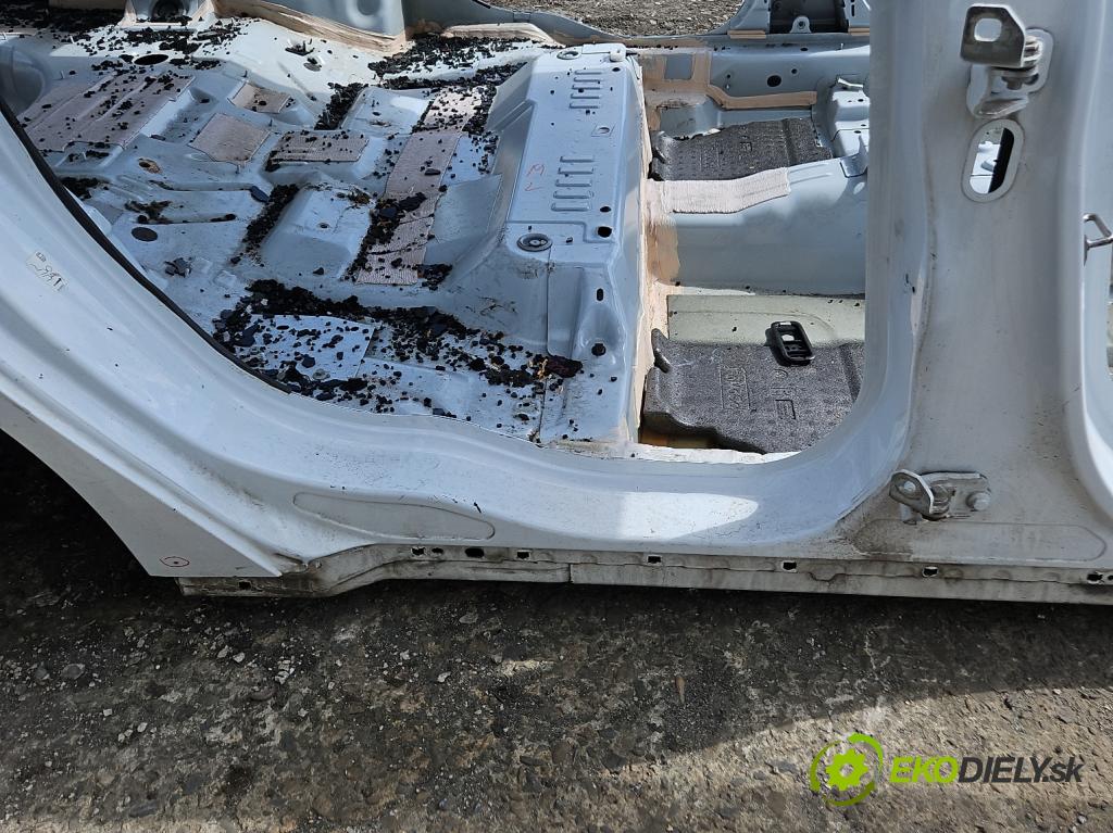Ford Mondeo Mk5 2014-2022 2.0 tdci 179KM automatic 132 kW 1999 cm3 5- Práh: pravý  (Karoséria ostatné)