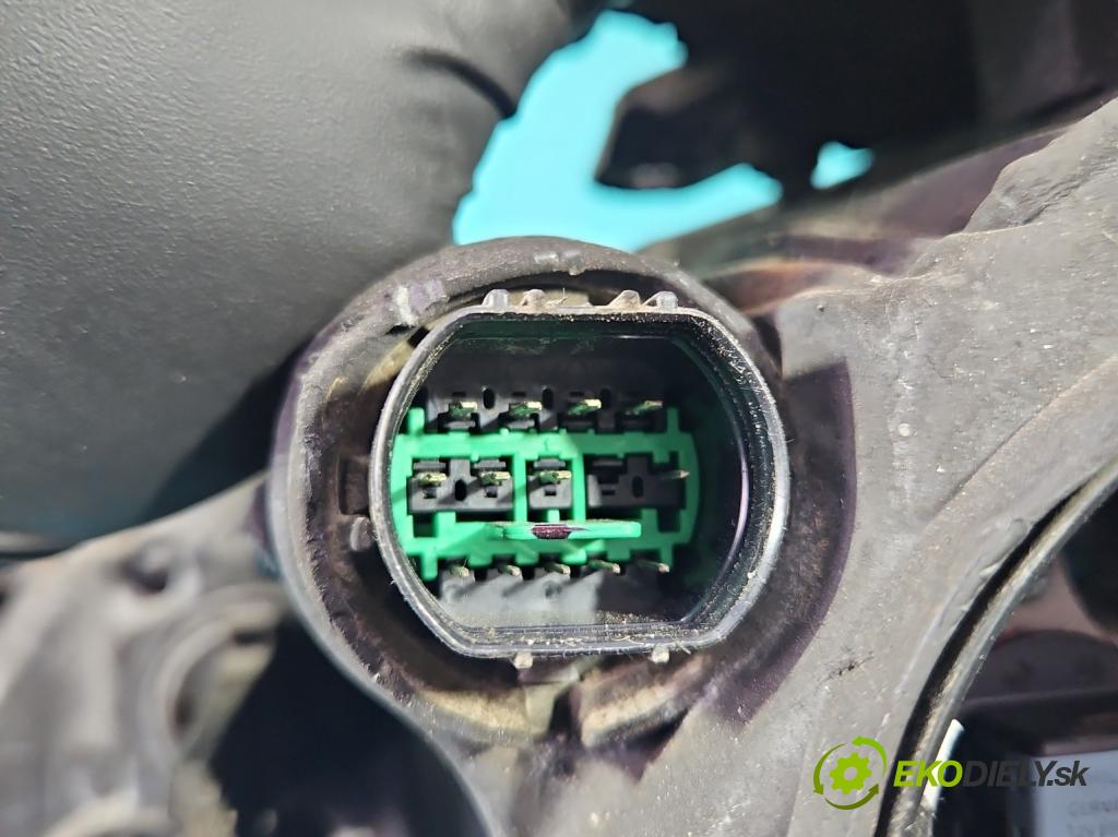 Kia Optima IV 2015-2020 1.7 crdi 141 HP manual 104 kW 1685 cm3 5- Reflektor: pravý  (Svetlo predné pravé)