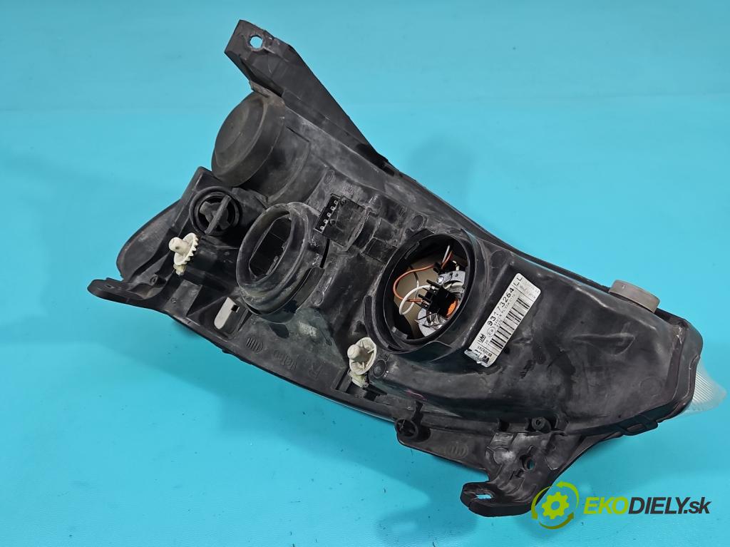 Opel Corsa C 2000-2006 1.2 16V 75 HP manual 55 kW 1199 cm3 5- Reflektor: pravý 93173264 (Svetlo predné pravé)