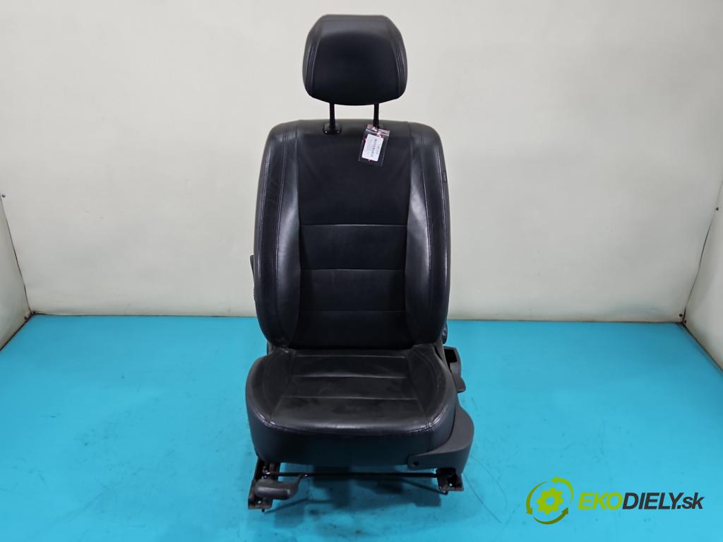 Renault Laguna III 2007-2015 2.0 16V 140 HP manual 103 kW 1997 cm3 5- Sedačka ľavý  (Sedadlo)
