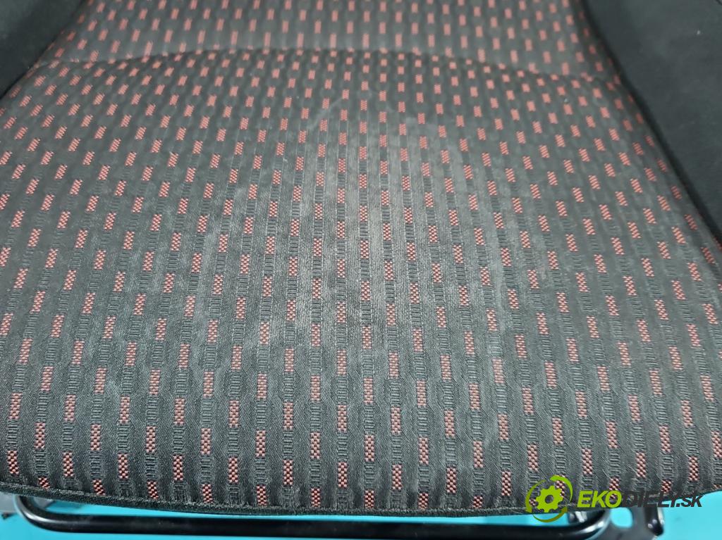 Mitsubishi ASX 2010-2021 1.6 16V 117 HP manual 86 kW 1590 cm3 5- Sedačka ľavý  (Sedadlo)