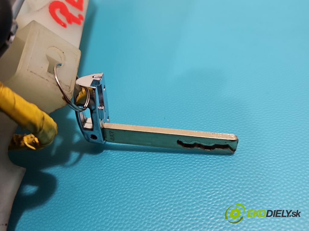 Kia Optima IV 2015-2020 1.7 crdi 141 HP manual 104 kW 1685 cm3 5- rukoväť predné ľavé mimo:  (Kľučka dverí vonkajšia predná ľavá)