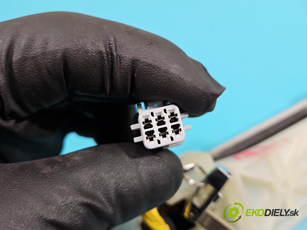 Kia Optima IV 2015-2020 1.7 crdi 141 HP manual 104 kW 1685 cm3 5- rukoväť predné ľavé mimo:  (Kľučka dverí vonkajšia predná ľavá)