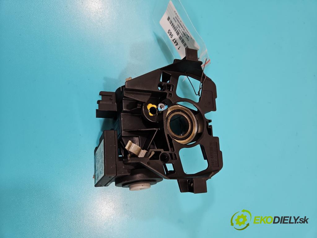 Opel Astra II 1998-2009 1.6 75 HP manual 55 kW 1598 cm3 5- Spínačka  (Spínacia skrinka)