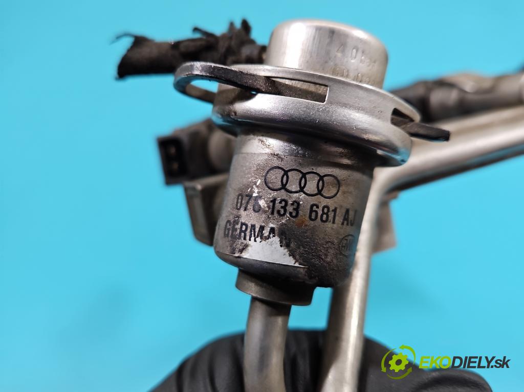 Audi A6 C5 1997-2004 2.4 V6 165 HP manual 121 kW 2393 cm3 4- vstrek 078133551AC (Vstrekovač paliva)