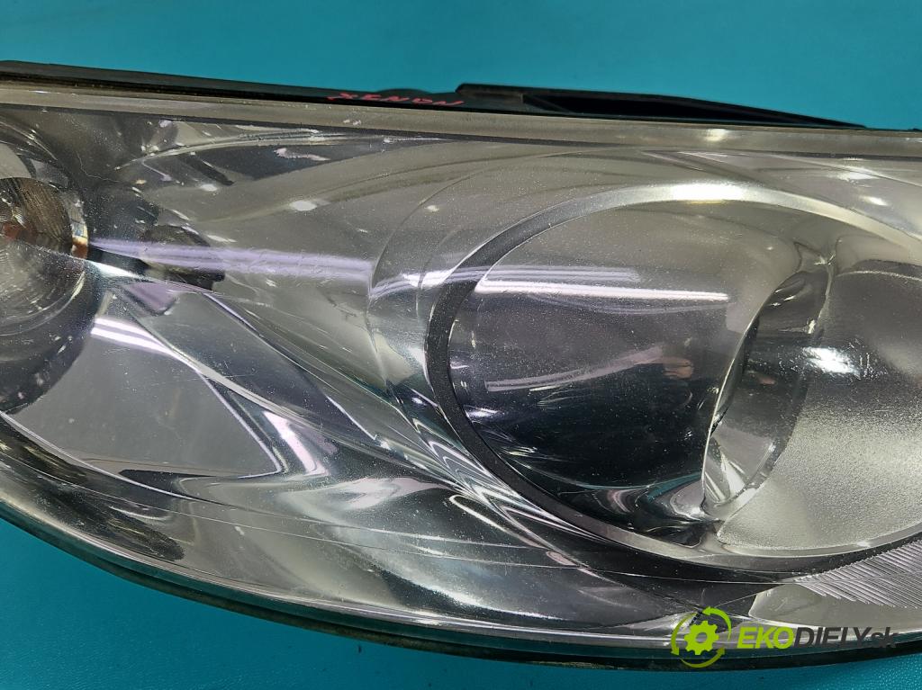 Peugeot 407 2.2 16V 158 HP manual 116 kW 2230 cm3 5- Reflektor: pravý 0301213272 (Svetlo predné pravé)