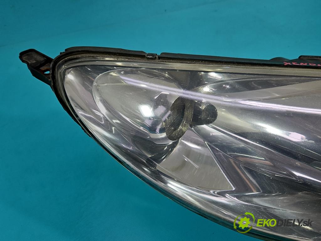 Peugeot 407 2.2 16V 158 HP manual 116 kW 2230 cm3 5- Reflektor: pravý 0301213272 (Svetlo predné pravé)