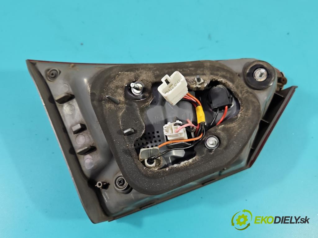 Hyundai I40 1.7 crdi 136hp manual 100 kW 1685 cm3 5- světlo zadní pravé 92404-3Z000 (Klika dveří ostatní)