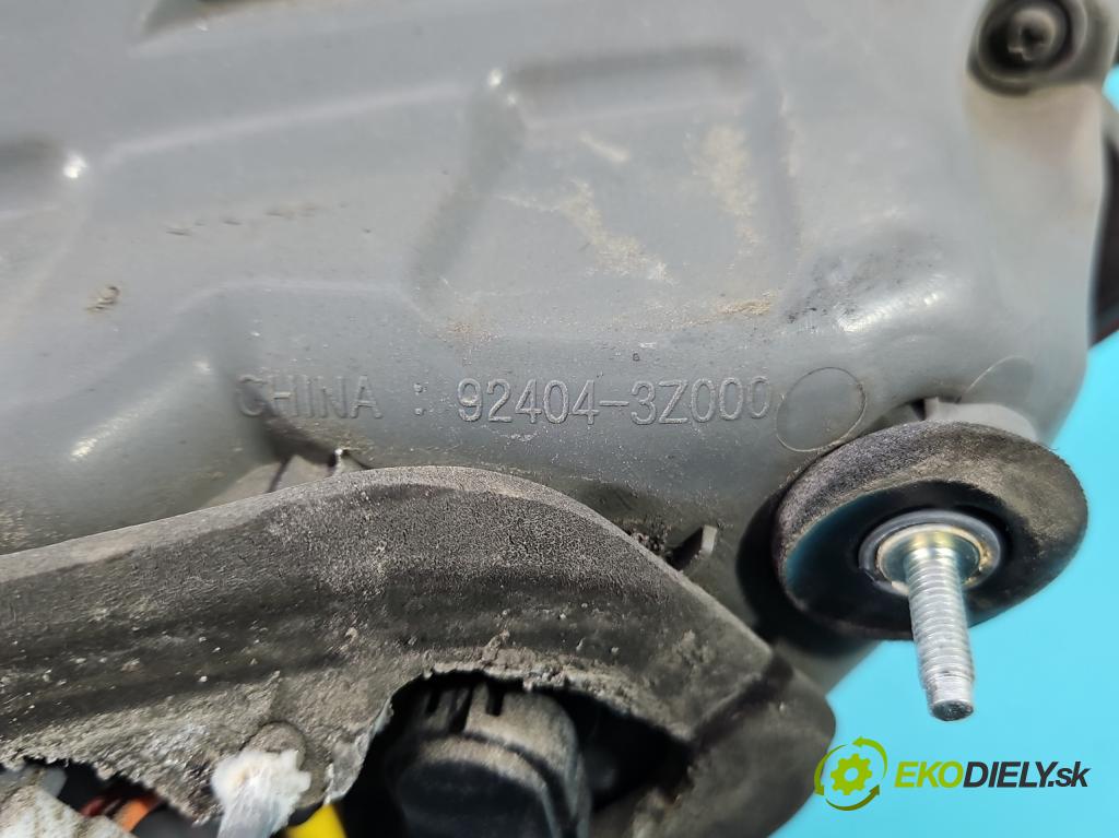 Hyundai I40 1.7 crdi 136hp manual 100 kW 1685 cm3 5- světlo zadní pravé 92404-3Z000 (Klika dveří ostatní)