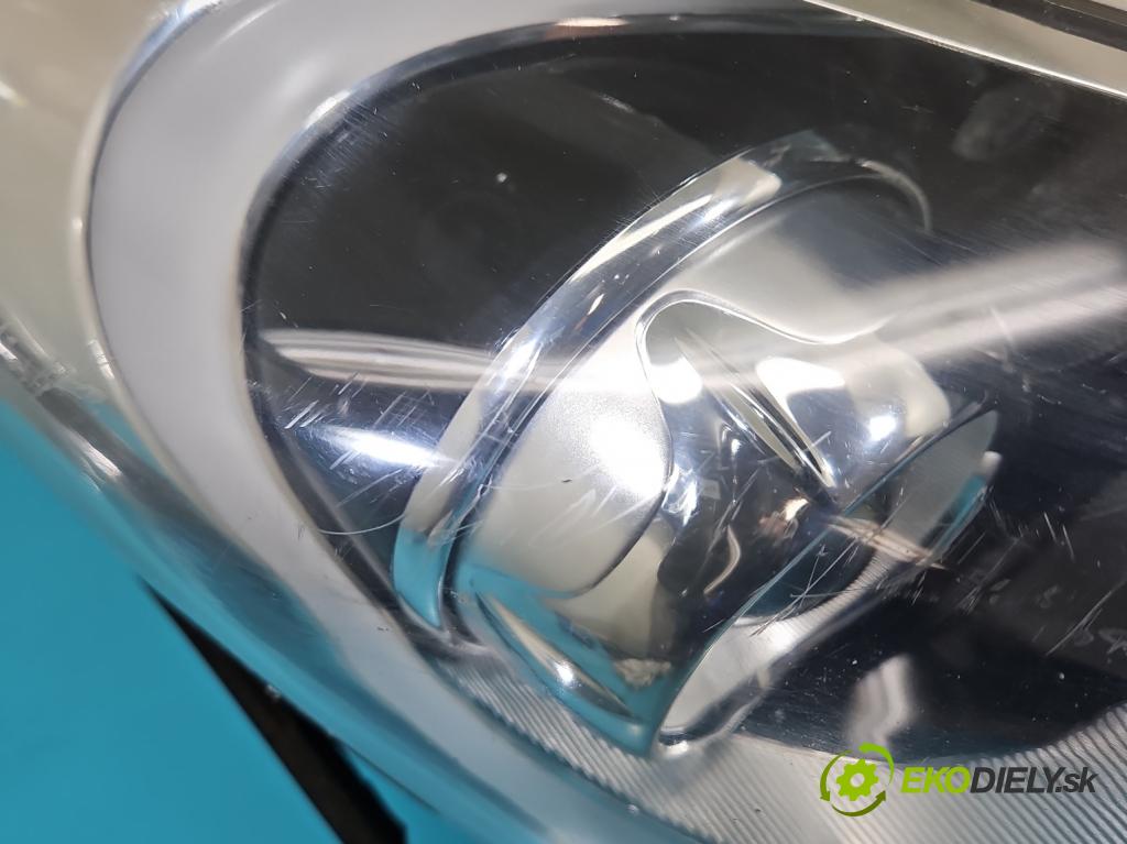 Hyundai I40 1.7 crdi 136 HP manual 100 kW 1685 cm3 5- Reflektor: pravý  (Svetlo predné pravé)