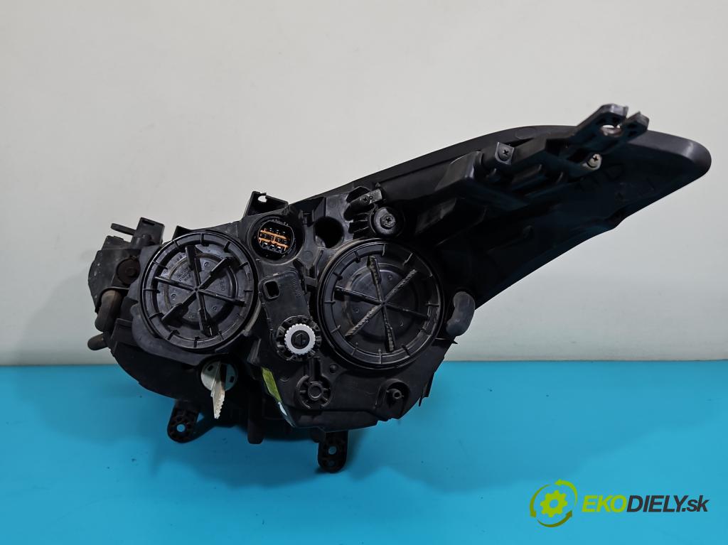 Hyundai I40 1.7 crdi 136 HP manual 100 kW 1685 cm3 5- Reflektor: pravý  (Svetlo predné pravé)