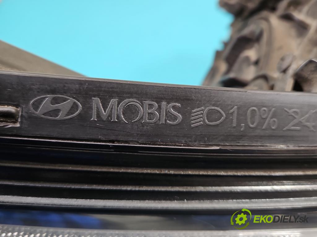 Hyundai I40 1.7 crdi 136 HP manual 100 kW 1685 cm3 5- Reflektor: pravý  (Svetlo predné pravé)