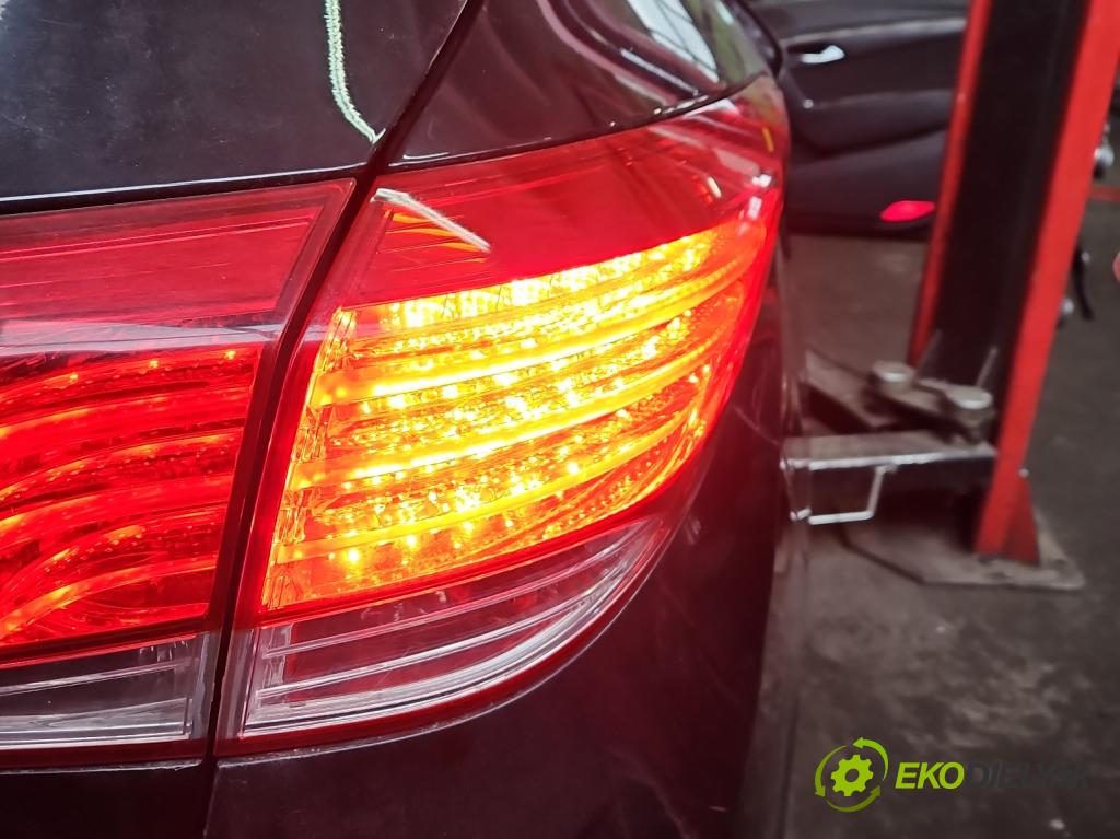 Hyundai I40 1.7 crdi 136hp manual 100 kW 1685 cm3 5- světlo zadní pravé 92402-3Z000 (Klika dveří ostatní)