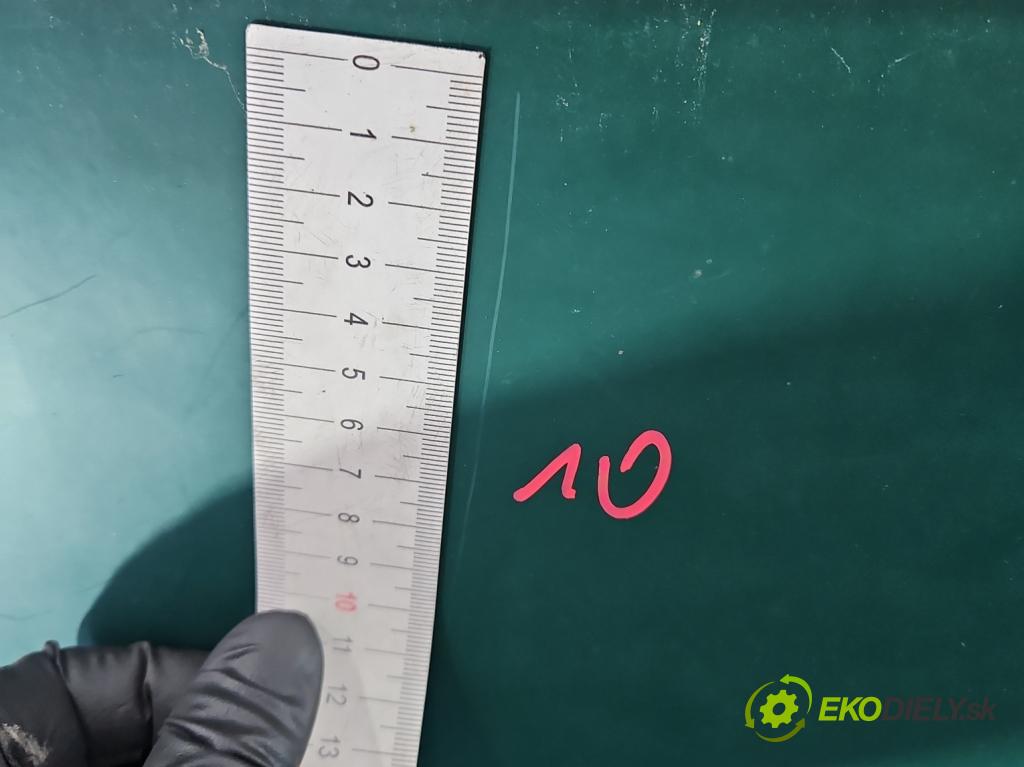 Mercedes Vito W638 1996-2003 2.3d 79KM manual 58 kW 2299 cm3 5- zadní kufrové dveře  (Zadní kapoty)