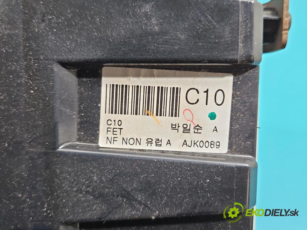 Hyundai Sonata V 2004-2009 2.4 16V 162 HP manual 119 kW 2359 cm3 4- panel kúrenia 84742-3K000