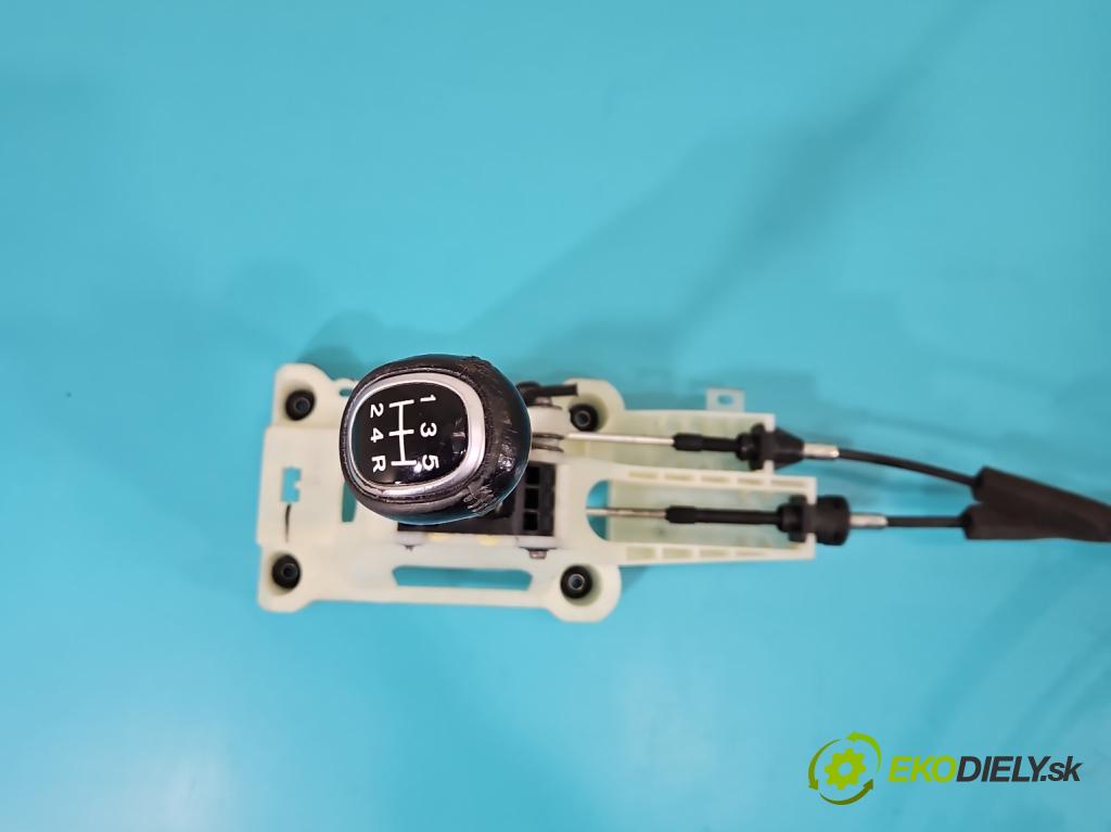 Mitsubishi ASX 2010-2021 1.6 16V 117 HP manual 86 kW 1590 cm3 5- Páka: Změny: stupeň,rýchlosť  (Rýchlostná páka (kulisa))