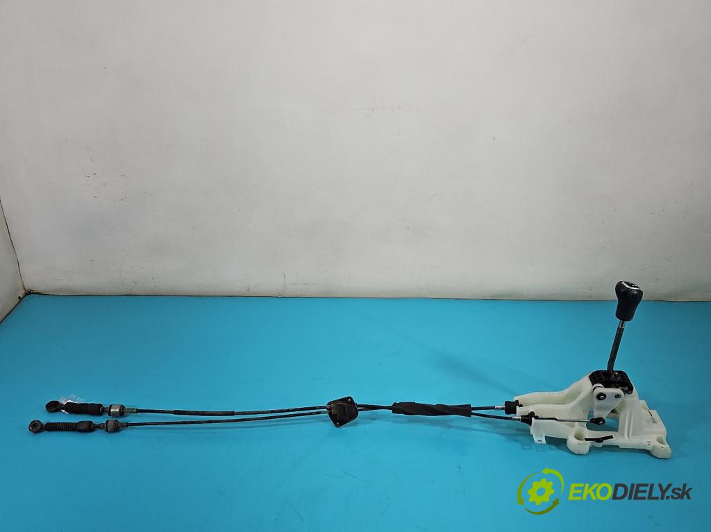 Mitsubishi ASX 2010-2021 1.6 16V 117 HP manual 86 kW 1590 cm3 5- Páka: Změny: stupeň,rýchlosť  (Rýchlostná páka (kulisa))