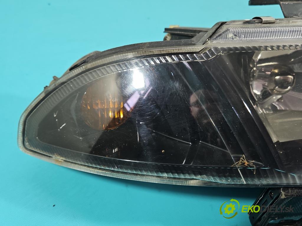 Mitsubishi Carisma 1.9 dci 102 HP manual 75 kW 1870 cm3 5- Reflektor: pravý  (Svetlo predné pravé)