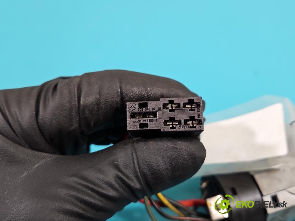 Mercedes Vito W638 1996-2003 2.3d 79KM manual 58 kW 2299 cm3 5- Spínačka  (Spínacia skrinka)