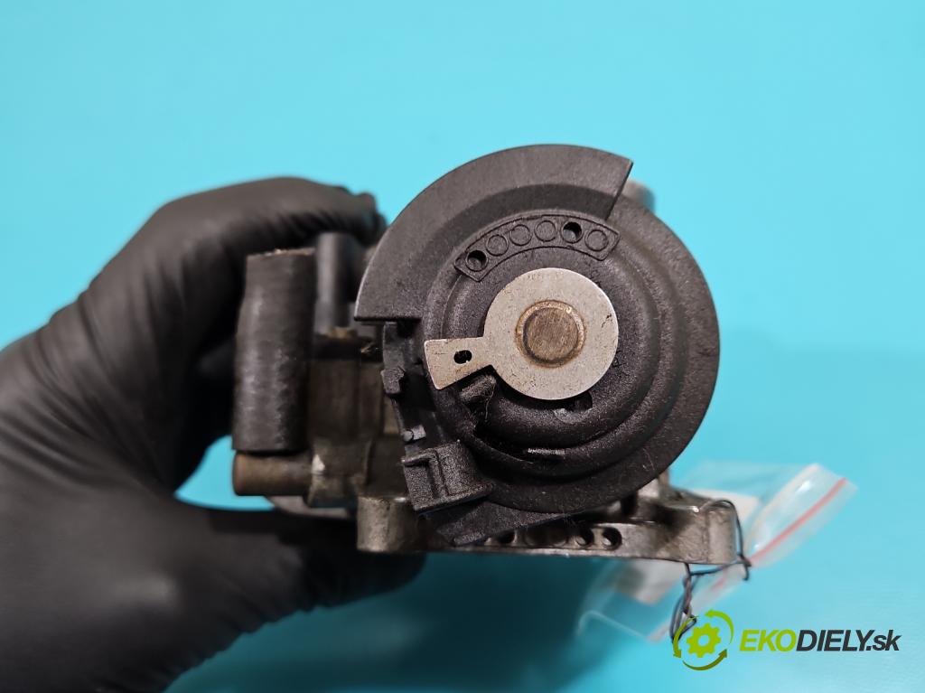 Vw Polo III 6N 1994-2001 1.6 8V 75 HP manual 55 kW 1598 cm3 4- klapka 030133064F (Škrtiaca klapka)