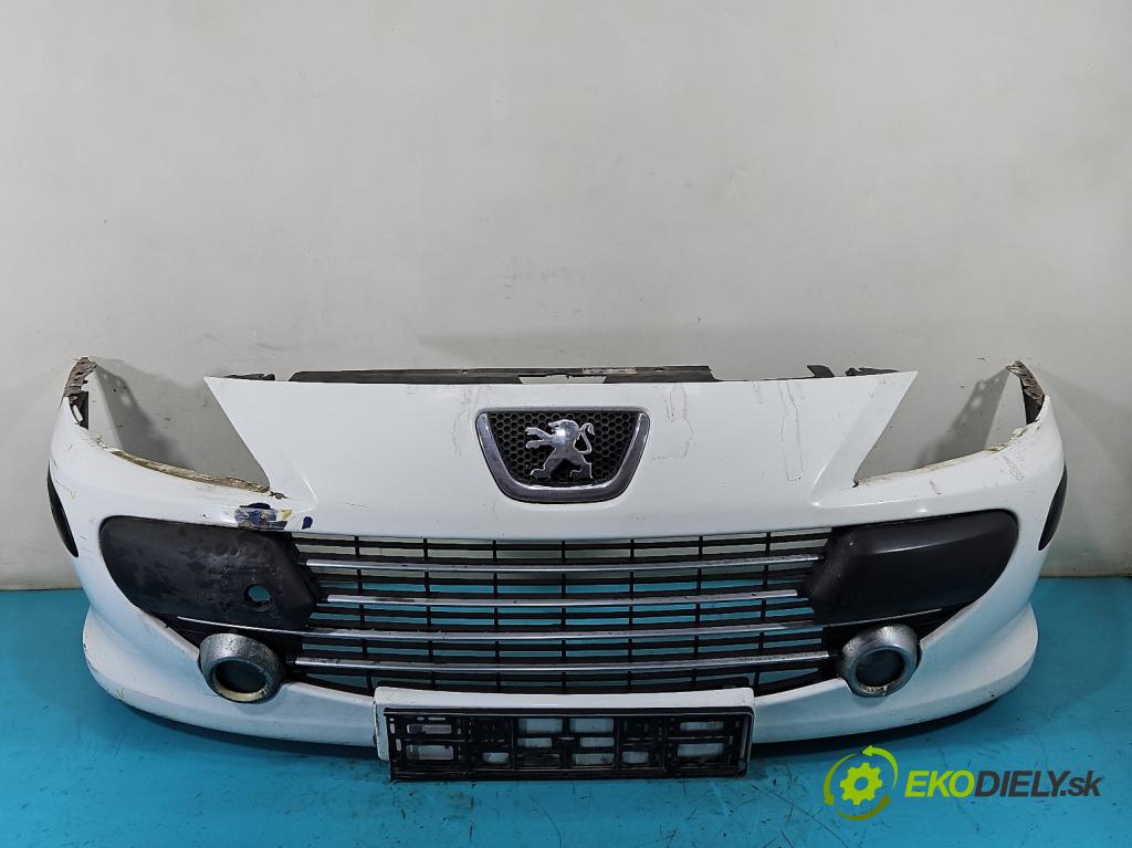 Peugeot 307 1.6 hdi 90 hp manual 66 kW 1560 cm3 5- nárazník přední  (Ostatné)
