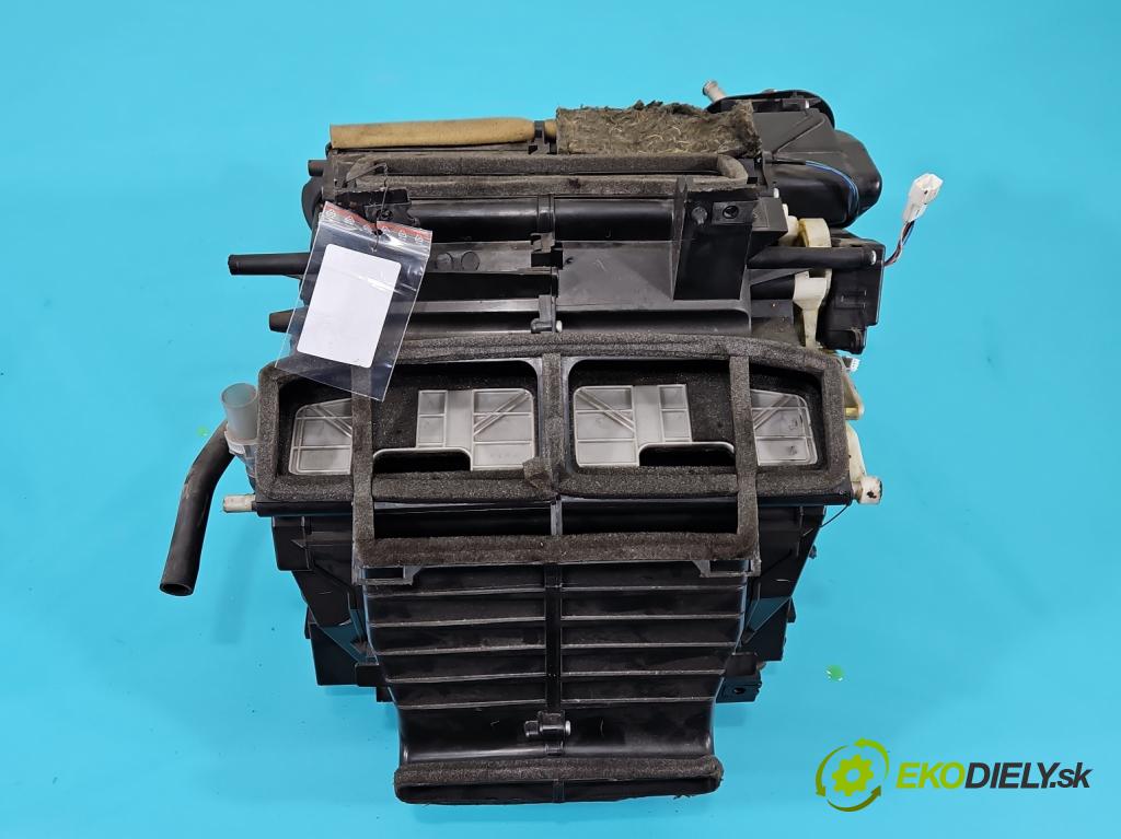 Infiniti FX I 2003-2008 3.5 V6 280KM automatic 206 kW 3498 cm3 5- radiátor 27110-CG084 (Radiátory topení)