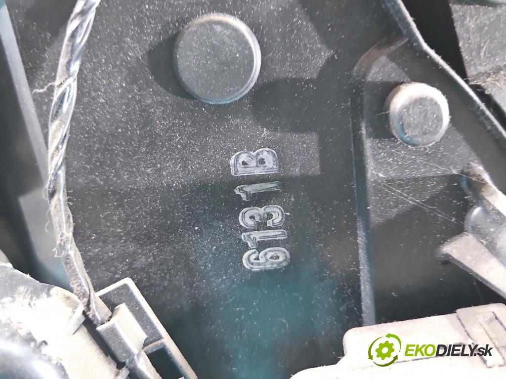 Infiniti FX I 2003-2008 3.5 V6 280KM automatic 206 kW 3498 cm3 5- radiátor 27110-CG084 (Radiátory topení)