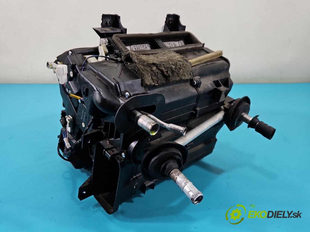 Infiniti FX I 2003-2008 3.5 V6 280KM automatic 206 kW 3498 cm3 5- radiátor 27110-CG084 (Radiátory topení)