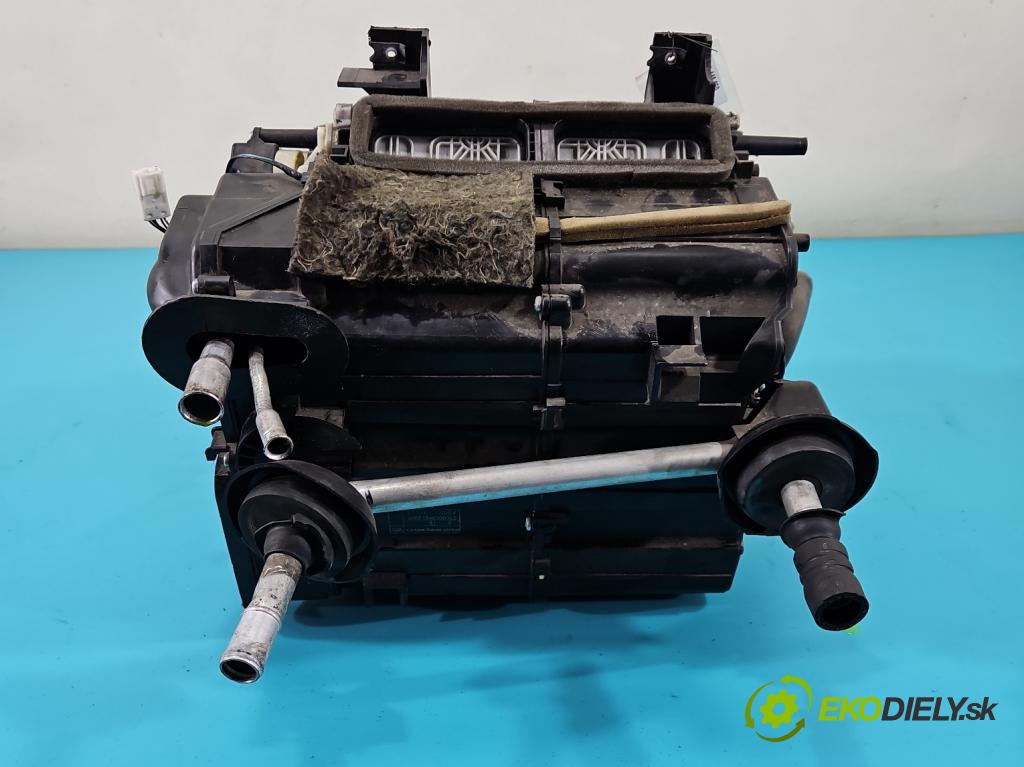 Infiniti FX I 2003-2008 3.5 V6 280KM automatic 206 kW 3498 cm3 5- radiátor 27110-CG084 (Radiátory topení)