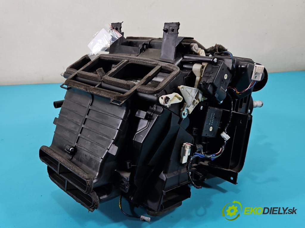 Infiniti FX I 2003-2008 3.5 V6 280KM automatic 206 kW 3498 cm3 5- radiátor 27110-CG084 (Radiátory topení)