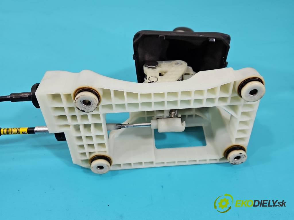 Kia Optima IV 2015-2020 1.7 crdi 141 HP manual 104 kW 1685 cm3 5- Páka: Změny: stupeň,rýchlosť  (Rýchlostná páka (kulisa))