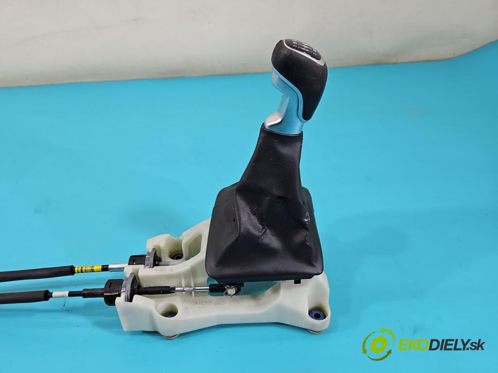 Kia Optima IV 2015-2020 1.7 crdi 141 HP manual 104 kW 1685 cm3 5- Páka: Změny: stupeň,rýchlosť  (Rýchlostná páka (kulisa))