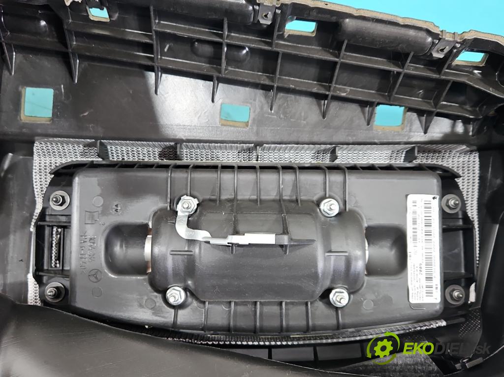Mercedes GLK X204 2008-2015 2,2.0 CDI 170 HP automatic 125 kW 2143 cm3 5- kokpit,pristrojová doska rozdeľovacia
