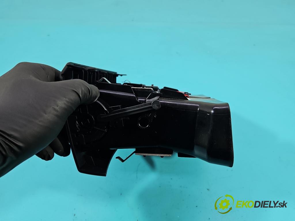 Mercedes GLK X204 2008-2015 2,2.0 CDI 170 HP automatic 125 kW 2143 cm3 5- Mřížka: kúrenia stredová A2048305154 (Mriežka kúrenia (fukár))