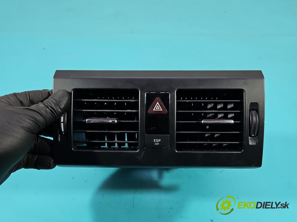 Mercedes GLK X204 2008-2015 2,2.0 CDI 170 HP automatic 125 kW 2143 cm3 5- Mřížka: kúrenia stredová A2048305154 (Mriežka kúrenia (fukár))