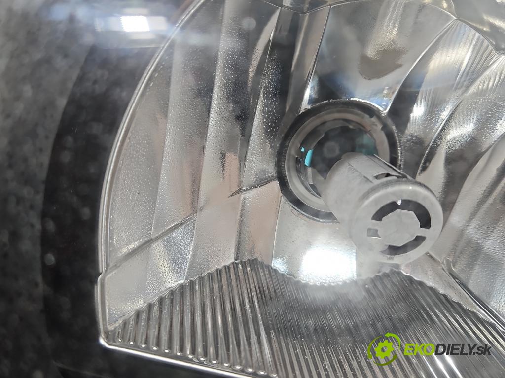 Volvo S80 I 1998-2006 2.0 T 190 HP automatic 140 kW 1984 cm3 4- Reflektor: pravý 8678107 (Svetlo predné pravé)